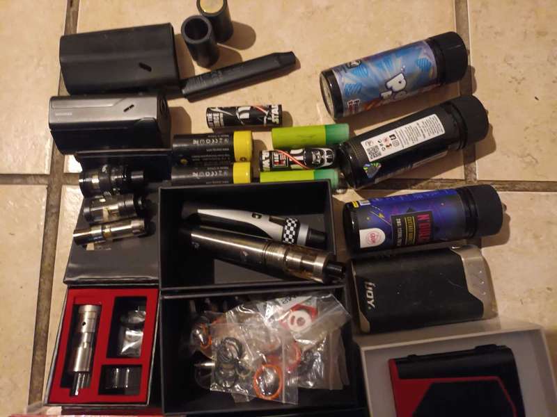 Secondhand vapes, e-cigarettes, rebuildable tanks, RDTA, Limitless, Joutech, Pharoah, Smok