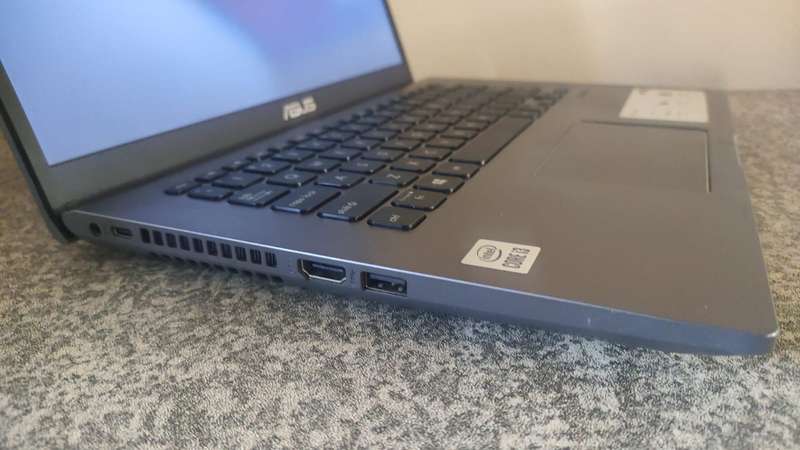 Asus 10th Gen 14" 8GB 256GB SSD Windows 11 Very Fast