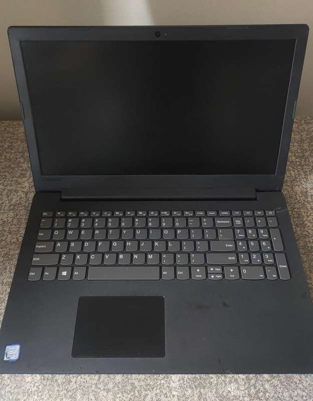 Lenovo Ideapad Intel i3 6th Gen 4GB DDR4 RAM 500GB Hard Drive WIN 10 Perfect working Order