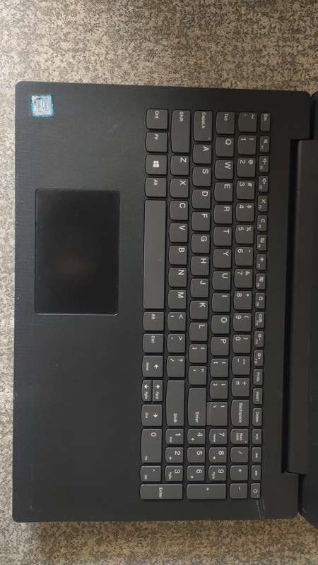Lenovo Ideapad Intel i3 6th Gen 4GB DDR4 RAM 500GB Hard Drive WIN 10 Perfect working Order