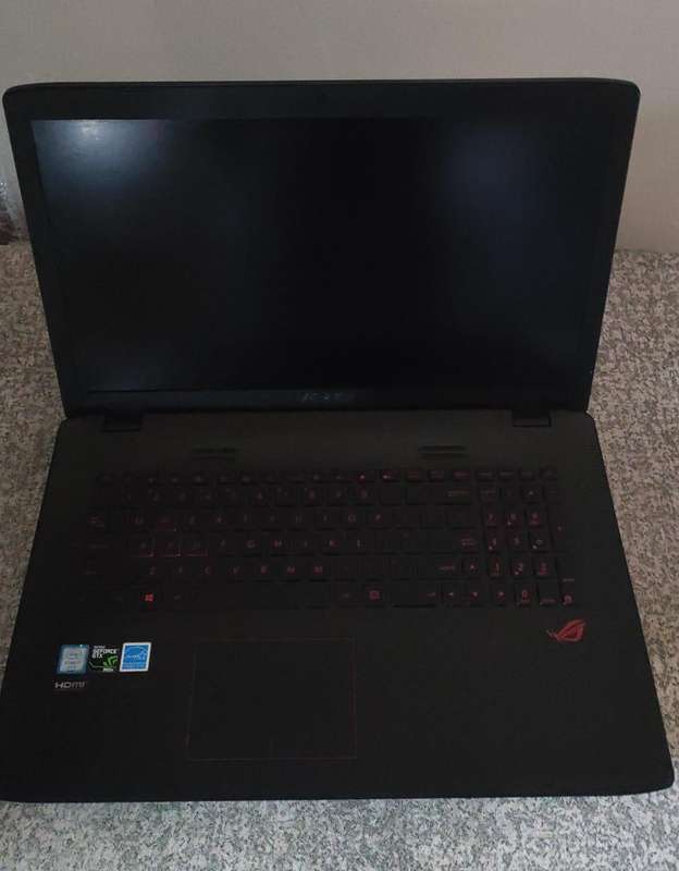 ASUS ROG Gaming 17.3" Display Intel i7 6700HQ 8GB RAM 256GB SSD NVidia GTX960 GPU WIN 10