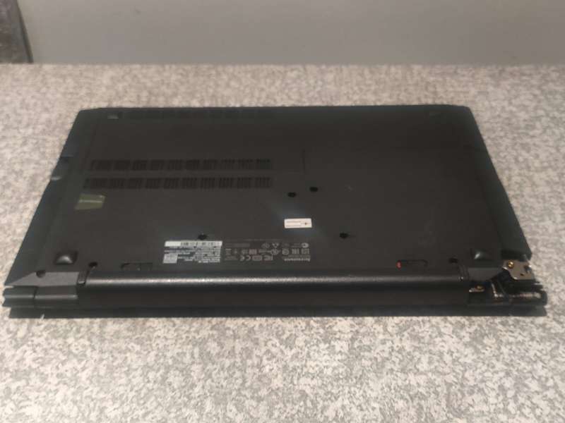 Lenovo B50 Intel Core i3 Laptop for Spares OR Rebuild for Repairs