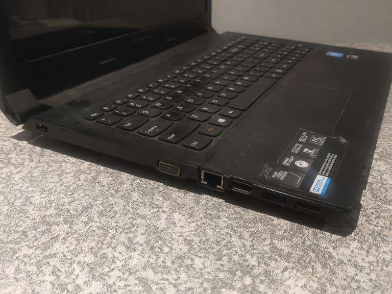 Lenovo B50 Intel Core i3 Laptop for Spares OR Rebuild for Repairs