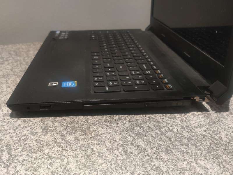 Lenovo B50 Intel Core i3 Laptop for Spares OR Rebuild for Repairs
