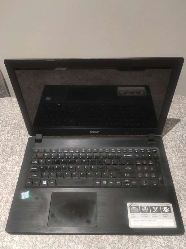 Acer Aspire 3 Intel Core i3-6006U Processor 15.6" Display 4GB RAM 750GB HD WINDOWS 10