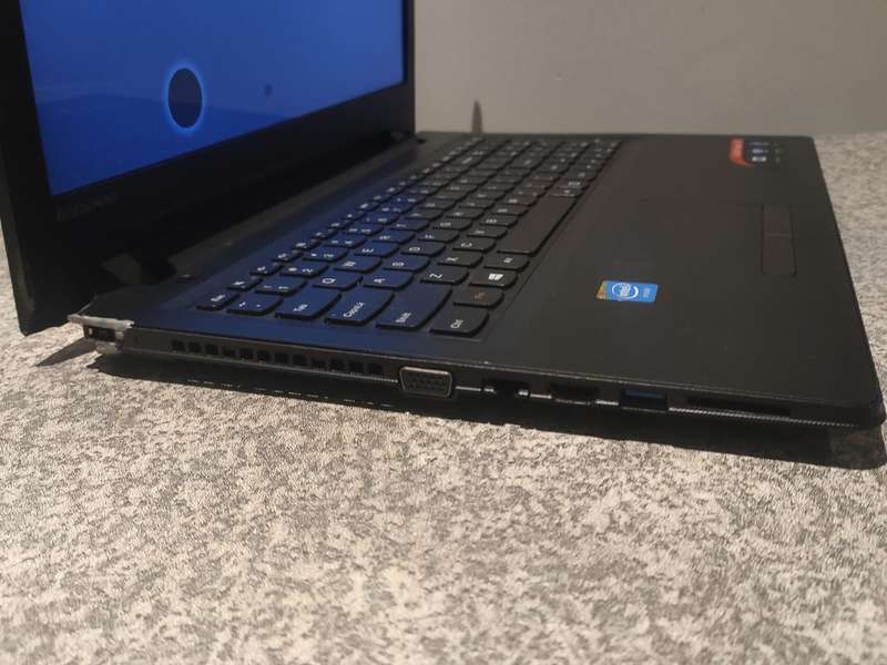 Lenovo IdeaPad 300 Intel Celeron 15.6" Display 4GB Ram 500GB HDD Windows 10