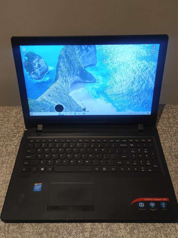 Lenovo IdeaPad 300 Intel Celeron 15.6" Display 4GB Ram 500GB HDD Windows 10