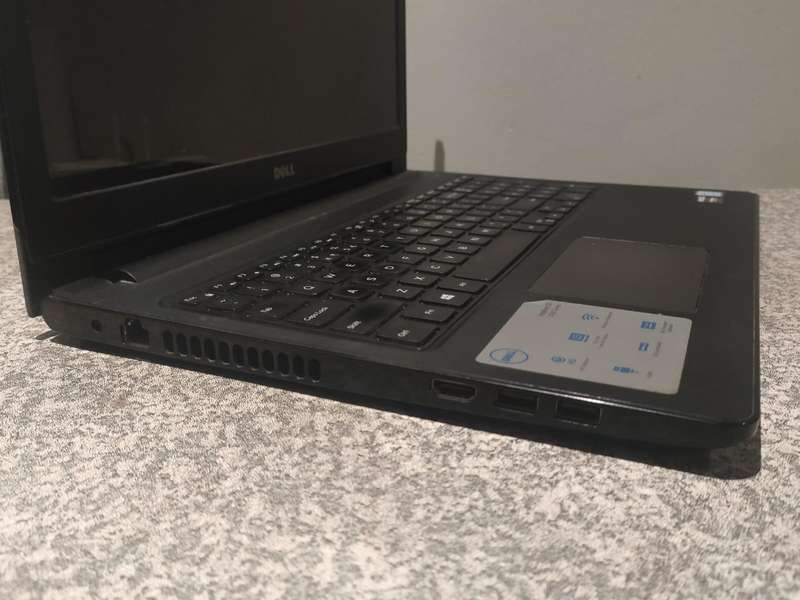 Dell Inspiron 15.6" Intel Core i7 8GB DDR4 Ram 256GB SSD WIN 10
