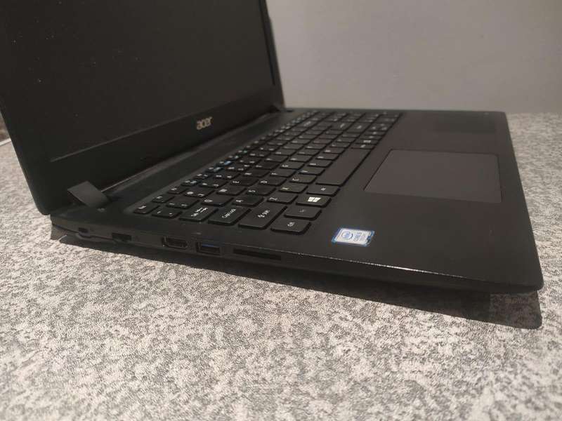 Acer Aspire 3 Intel Core i5-7th Gen 15.6" Display 8GB RAM 1TB Storage WINDOWS 10