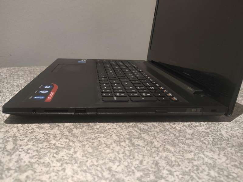 Lenovo G50 GAMING 15.6" Display Intel Core i7CPU 8GB Ram 1TB HD AMD Radeon 2GB GPU Windows 10