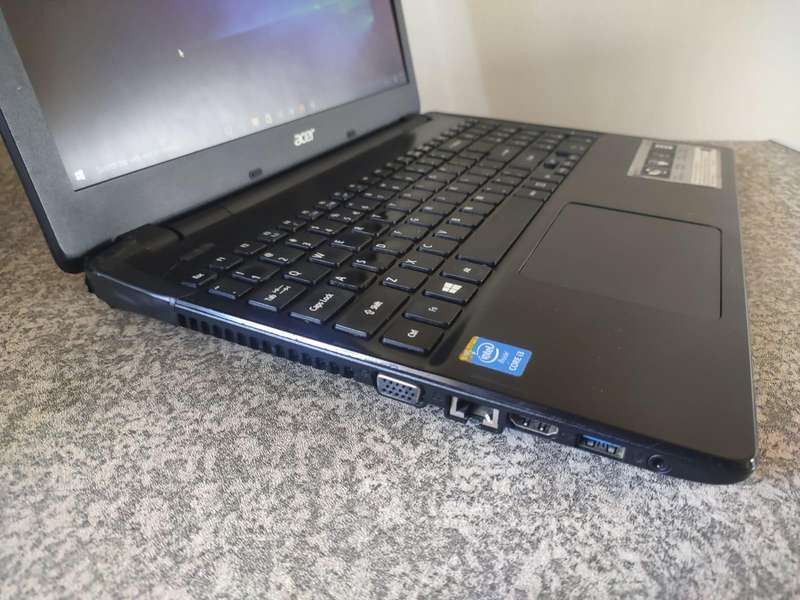 Acer Aspire E5-571 Intel Core i3-4030U HD Display 4GB RAM 500GB HD DVD WIFI BLUETOOTH WINDOWS 10