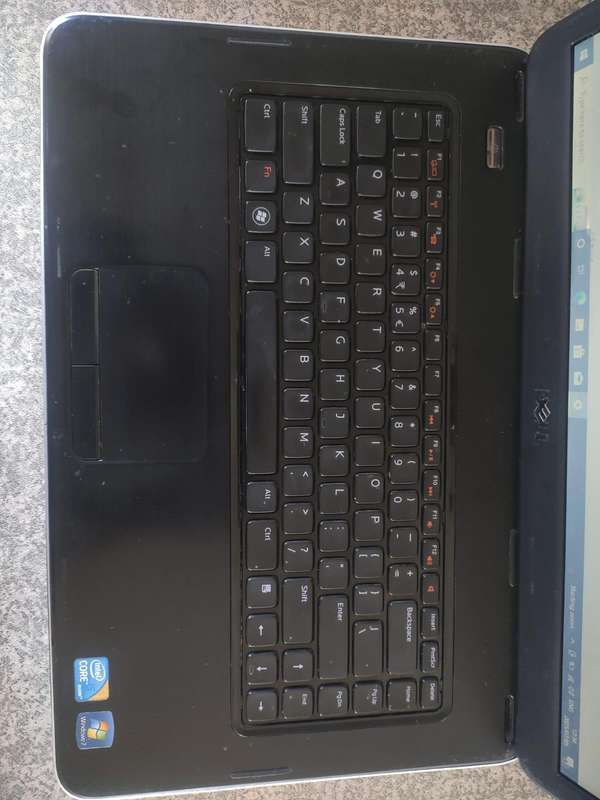 Dell Vostro 1540 HD Display Intel Core i5 M480 4GB RAM 1TB HD DVD WIFI BLUETOOTH WINDOWS 10