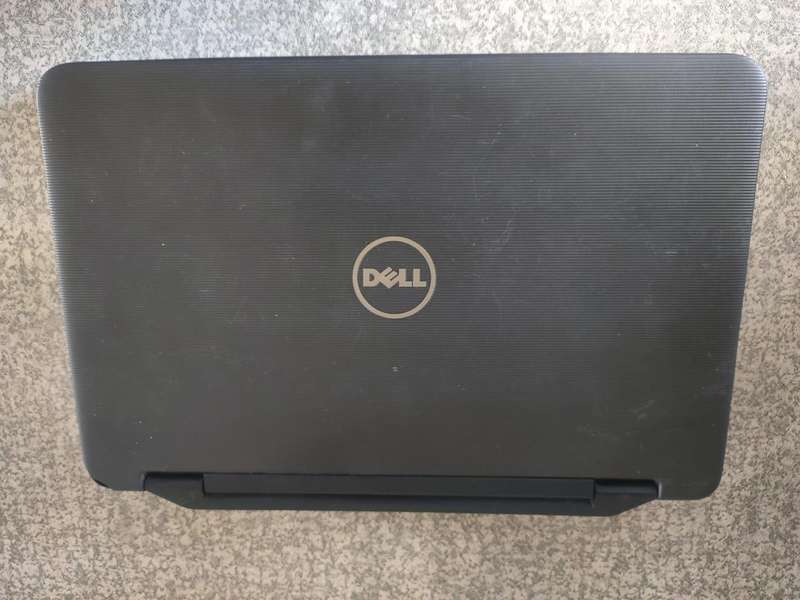 Dell Vostro 1540 HD Display Intel Core i5 M480 4GB RAM 1TB HD DVD WIFI BLUETOOTH WINDOWS 10