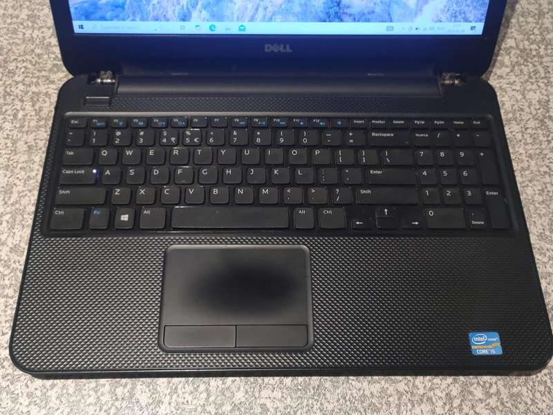 DELL Inspiron 3521 15.6" Display Intel Core i5 CPU 4GB Ram 750GB HDD Windows 10