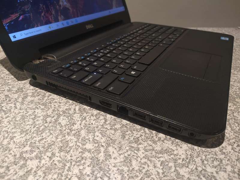 DELL Inspiron 3521 15.6" Display Intel Core i5 CPU 4GB Ram 750GB HDD Windows 10