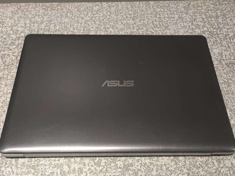 ASUS Vivobook S551L Intel Core i5 15.6" TOUCHSCREEN 8GB Ram 120GB SSD Windows 10