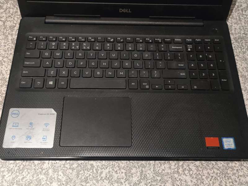 Dell Inspiron 15.6" Display Intel Core i7 8th Gen AMD Radeon Graphics Card for SPARES/REPAIRS