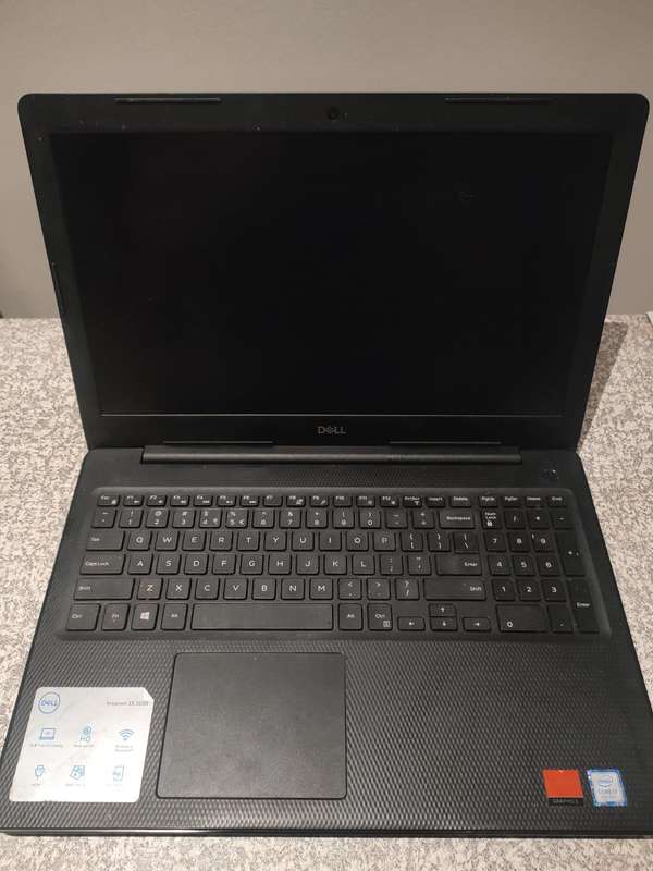 Dell Inspiron 15.6" Display Intel Core i7 8th Gen AMD Radeon Graphics Card for SPARES/REPAIRS