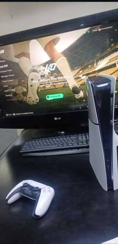 New demo Ps5 slim disc edition with 2 controllers, no box