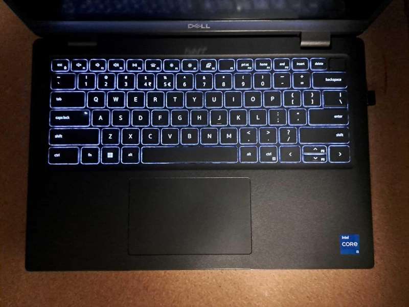 11th gen demo laptop no box but with warranty till 2027