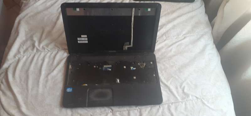 Toshiba C850 laptop as is