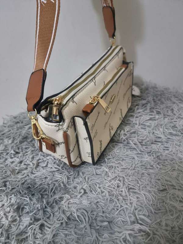 Elegance in Every Detail The Perfect Mini Crossbody Bag for Ladies