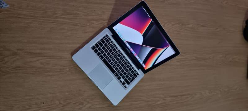 Mid 2012 MacBook Pro 13"| Intel Core i7| 16GB Memory| 240GB SSD This is great upgraded must go toda
