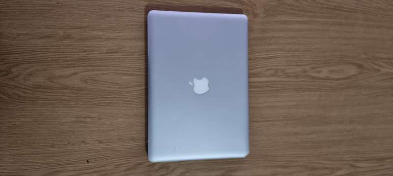 Mid 2012 MacBook Pro 13"| Intel Core i7| 16GB Memory| 240GB SSD This is great upgraded must go toda