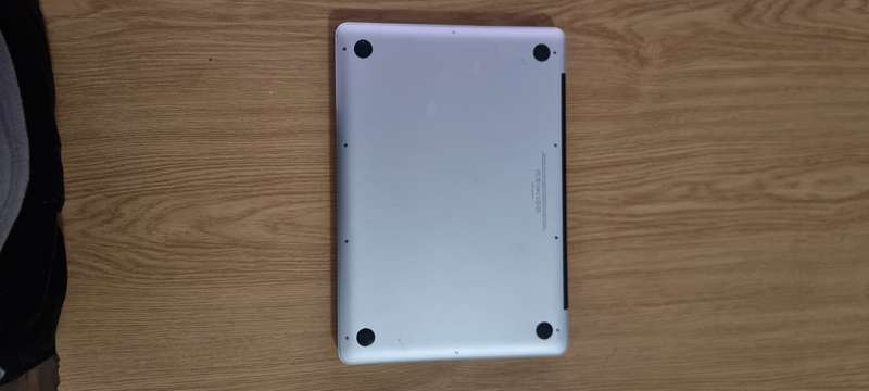 Mid 2012 MacBook Pro 13"| Intel Core i7| 16GB Memory| 240GB SSD This is great upgraded must go toda