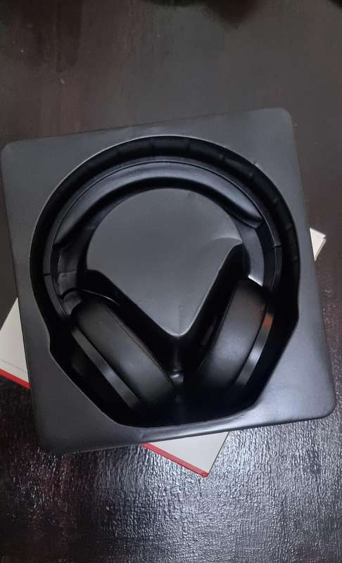  REMAX RB-660HB wired/Wireless Bluetooth 5.0 Headphone 10 Hours play and 30 Hours Standby.