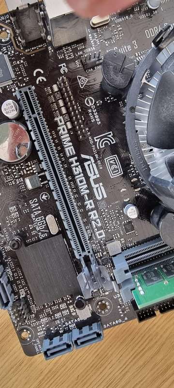 Mobo: Asus Prime H310M-RR2.0 with i5-8400 CPU, Intel stock cooler, 8GB 2666 DDR4 Memory