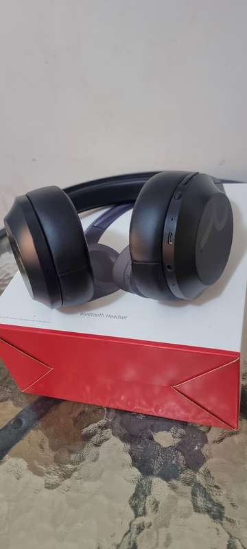 REMAX RB-660HB wired/Wireless Bluetooth 5.0 Headphone 10 Hours play and 30 Hours Standby.