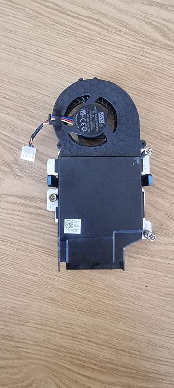 Dell OptiPlex 3080 Micro Form Factor (MFF) utilizes a fan and a heatsink assembly to manage its cool