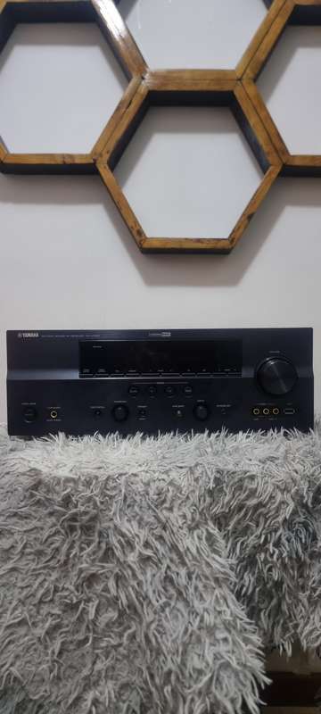 Yamaha RX-V1065 AVR Receiver/Amplifier