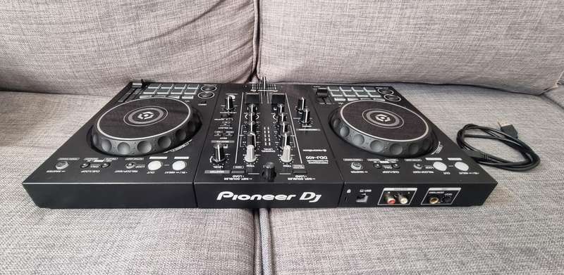 Pioneer DDJ400 DJ controller