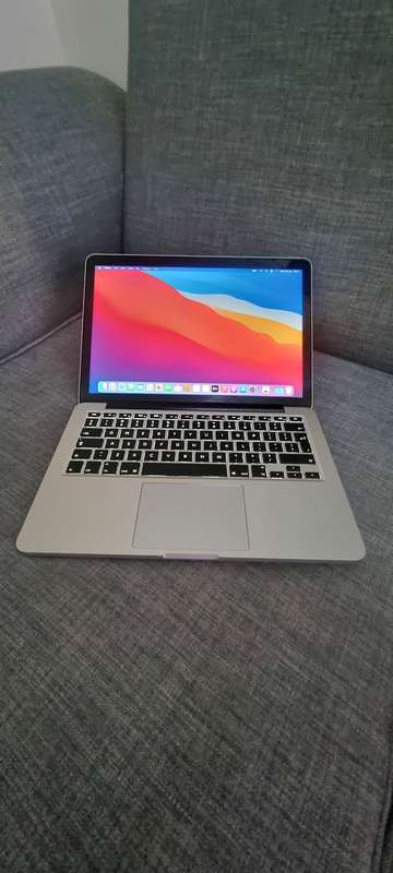 Mid 2014 MacBook Pro 13-inch Retina Display| Intel Core i5| 8GB Memory| 256GB SSD & Charger included