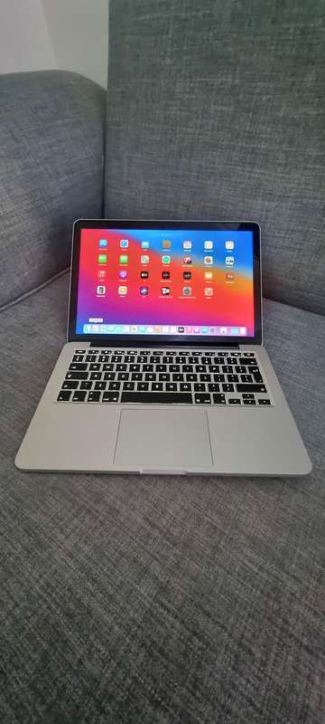 Mid 2014 MacBook Pro 13-inch Retina Display| Intel Core i5| 8GB Memory| 256GB SSD & Charger included