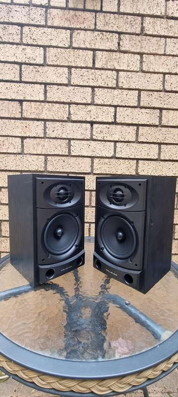 Wharfedale (Xarus 1000 Xarus 1000) bookshelf/ surround speakers Pair