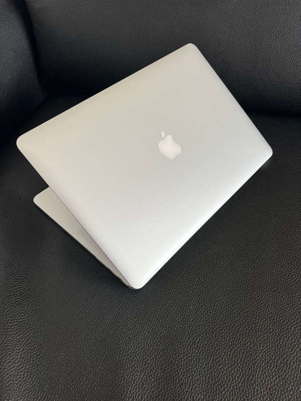 MacBook Pro (Retina, 15-inch, Mid 2015) Model, Core i7 Quad-Core CPU, 16GB Ram, 256GB SSD