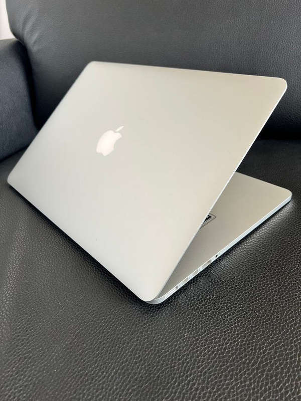 MacBook Pro (Retina, 15-inch, Mid 2015) Model, Core i7 Quad-Core CPU, 16GB Ram, 256GB SSD
