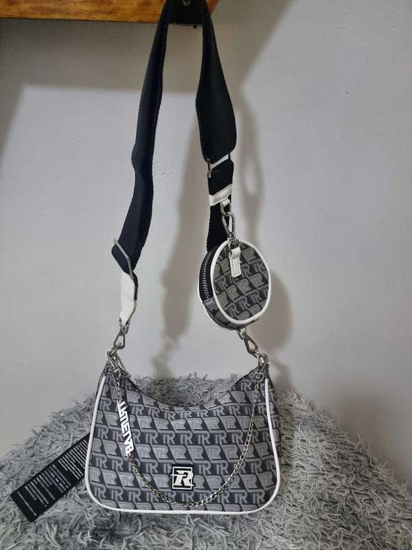 Elegance in Every Detail The Perfect Mini Crossbody Bag for Ladies