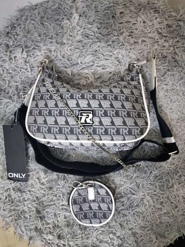 Elegance in Every Detail The Perfect Mini Crossbody Bag for Ladies