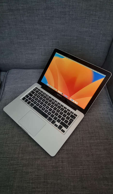 Apple MacBook Pro 13" (Mid 2012)| Intel Core i5 @ 2.5GHz| 8GB Ram| 120GB SSD