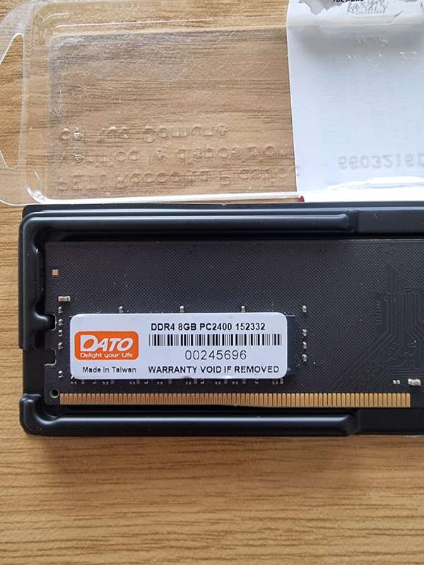 DATO DDR4 RAM 8GB 2400MHz, PC4 288-Pin Non-ECC unbuffered dimm, Desktop Memory Module Used like new