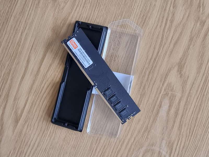DATO DDR4 RAM 8GB 2400MHz, PC4 288-Pin Non-ECC unbuffered dimm, Desktop Memory Module Used like new