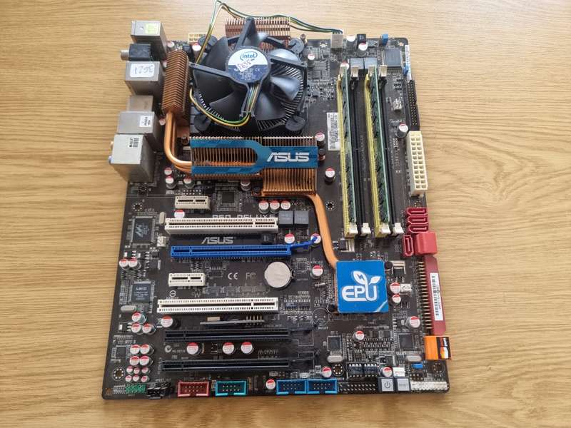 ASUS P5Q Deluxe Socket T (LGA 775) ATX motherboard, Intel Core 2 Duo, DDR2 4GB Ram