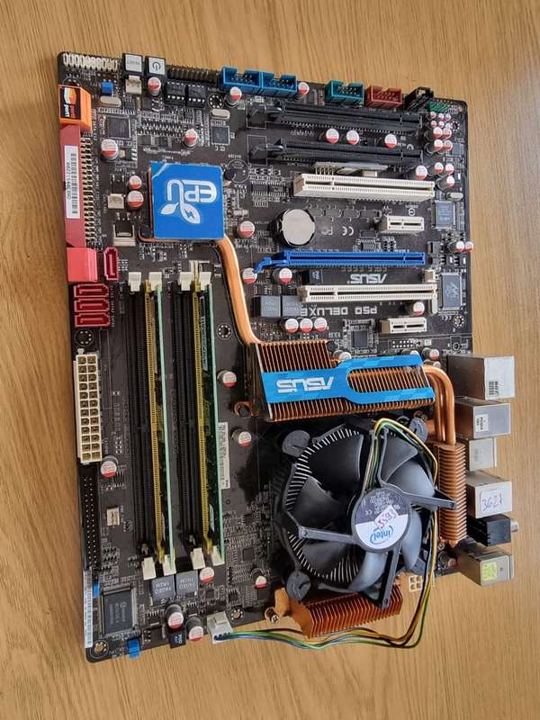 ASUS P5Q Deluxe Socket T (LGA 775) ATX motherboard, Intel Core 2 Duo, DDR2 4GB Ram