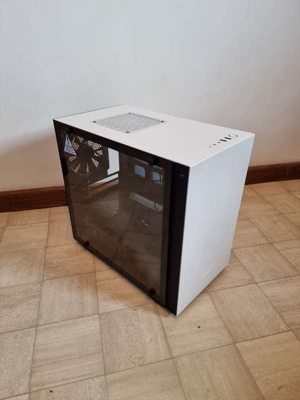 NZXT H200 WHITE/BLACK MINI-ITX CASE WITH TEMPERED GLASS