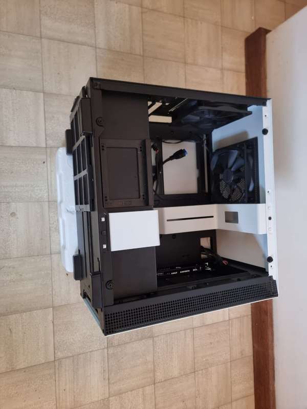 NZXT H200 WHITE/BLACK MINI-ITX CASE WITH TEMPERED GLASS