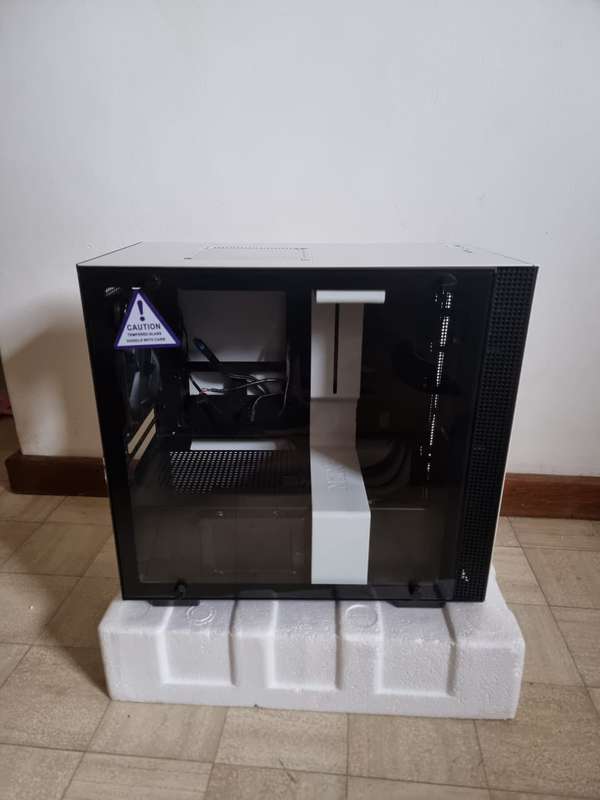 NZXT H200 WHITE/BLACK MINI-ITX CASE WITH TEMPERED GLASS